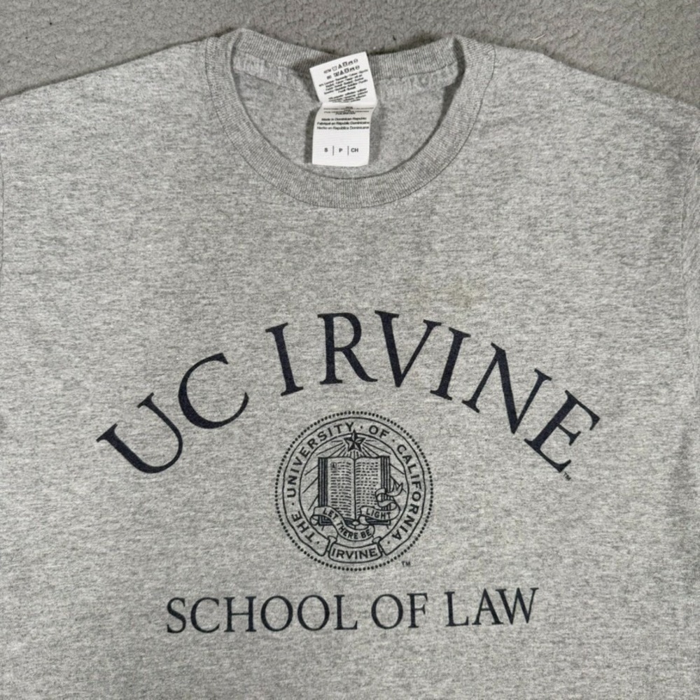 University of California Irvine Shirt Mens Small Gray UC School of Law Preppy